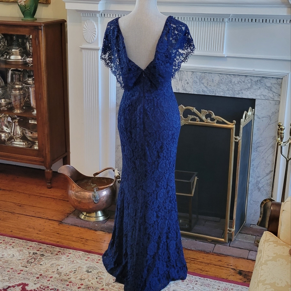 Lulus Gown - Picture 7 of 9
